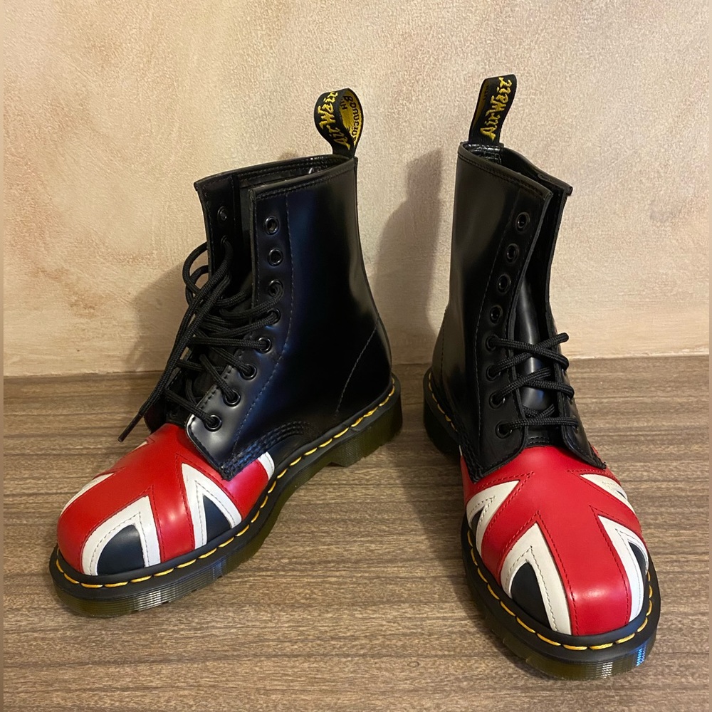 Dr.martens rare 1460 boots.brand new